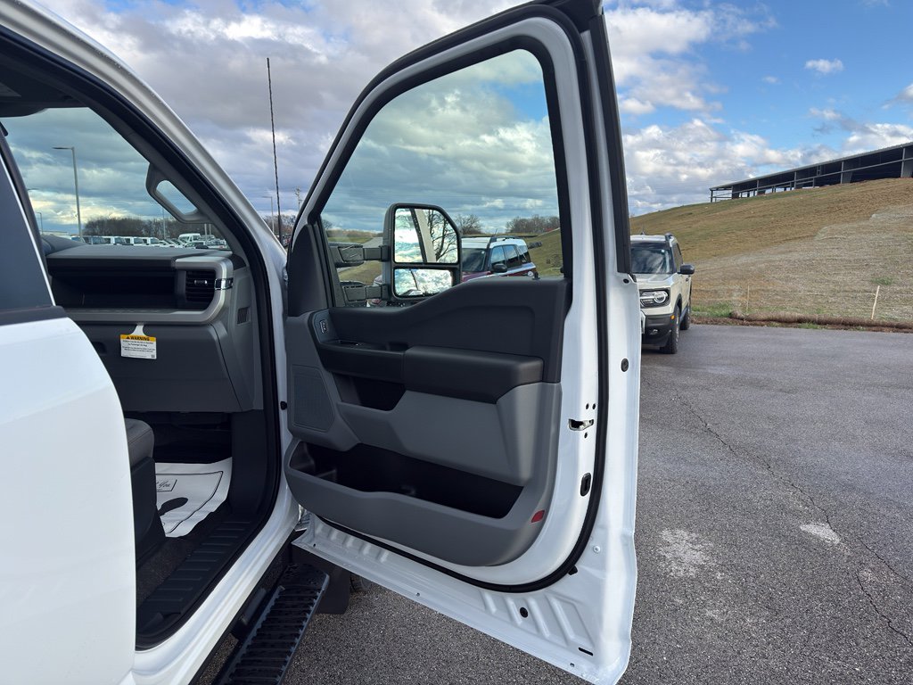 New 2026 Ford F450 XL w/ XL Chrome Package image 15
