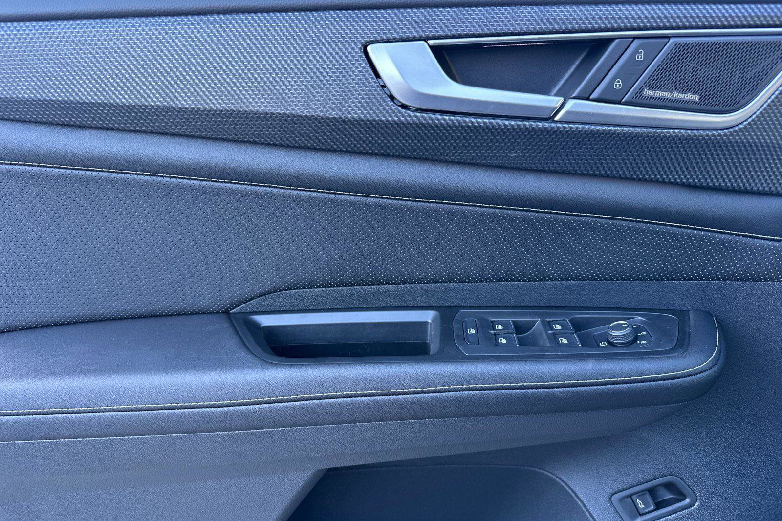 New 2026 Volkswagen Atlas Cross Sport SEL Premium R-Line image 10