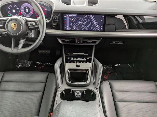 Certified 2025 Porsche Cayenne AWD/4WD image 20
