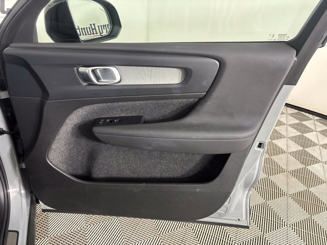 Used 2026 Volvo XC40 B5 Plus AWD/4WD image 30