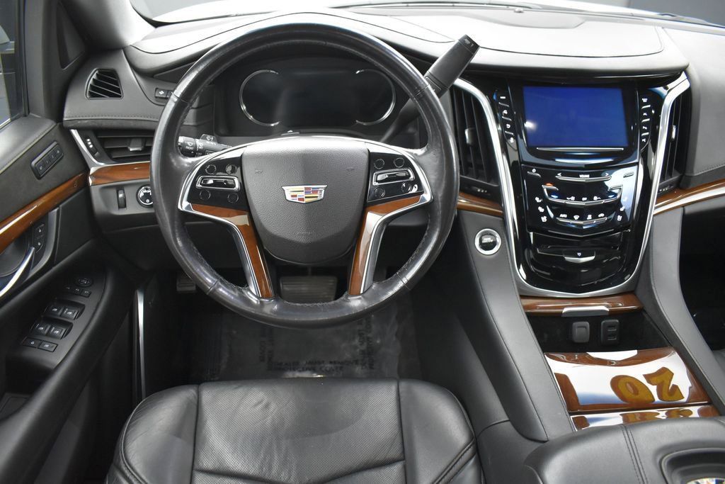 Used 2020 Cadillac Escalade Luxury w/ LPO, Radiant Package AWD/4WD image 14
