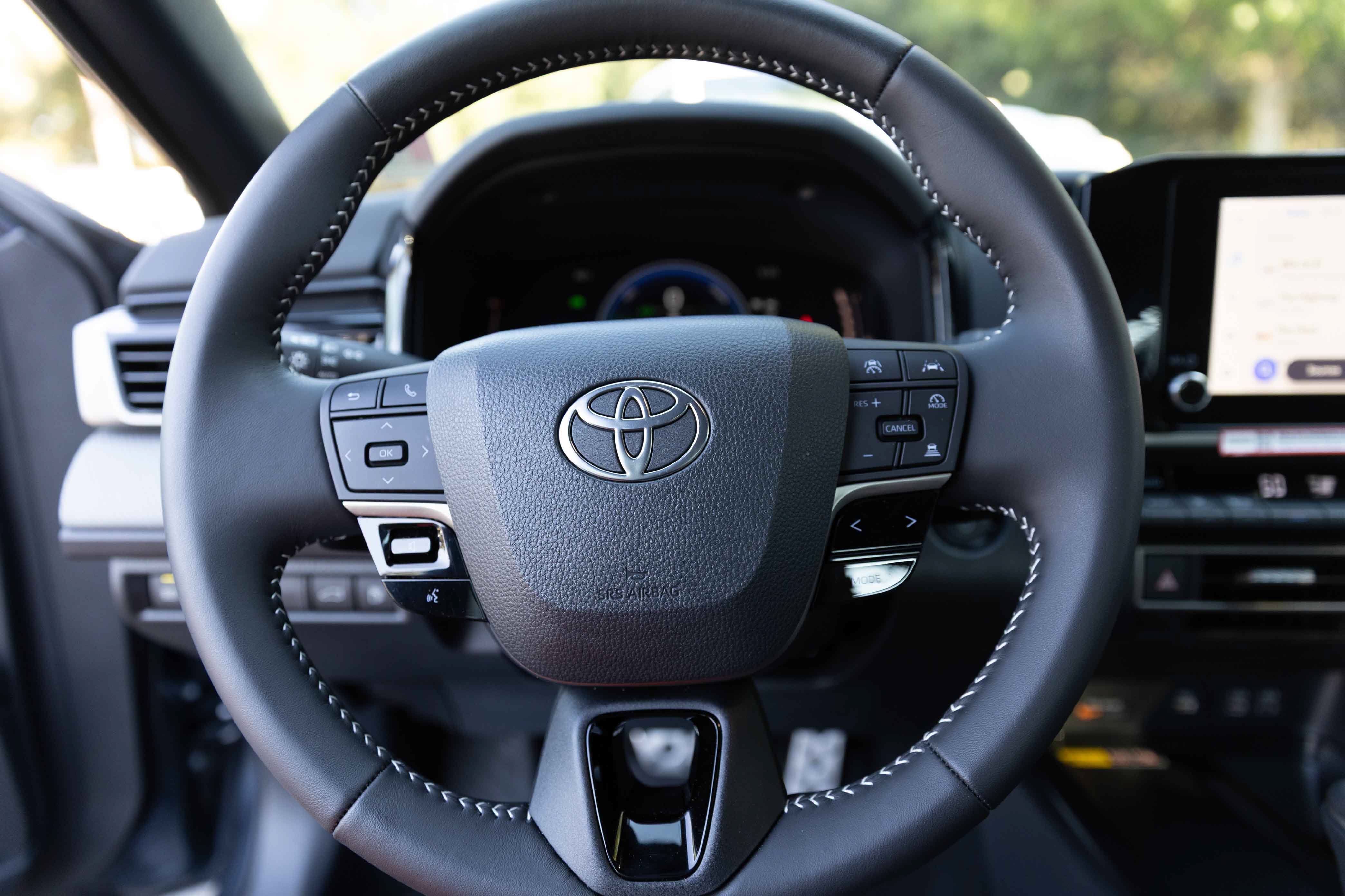 Used 2026 Toyota Camry SE w/ Convenience Package FWD image 11