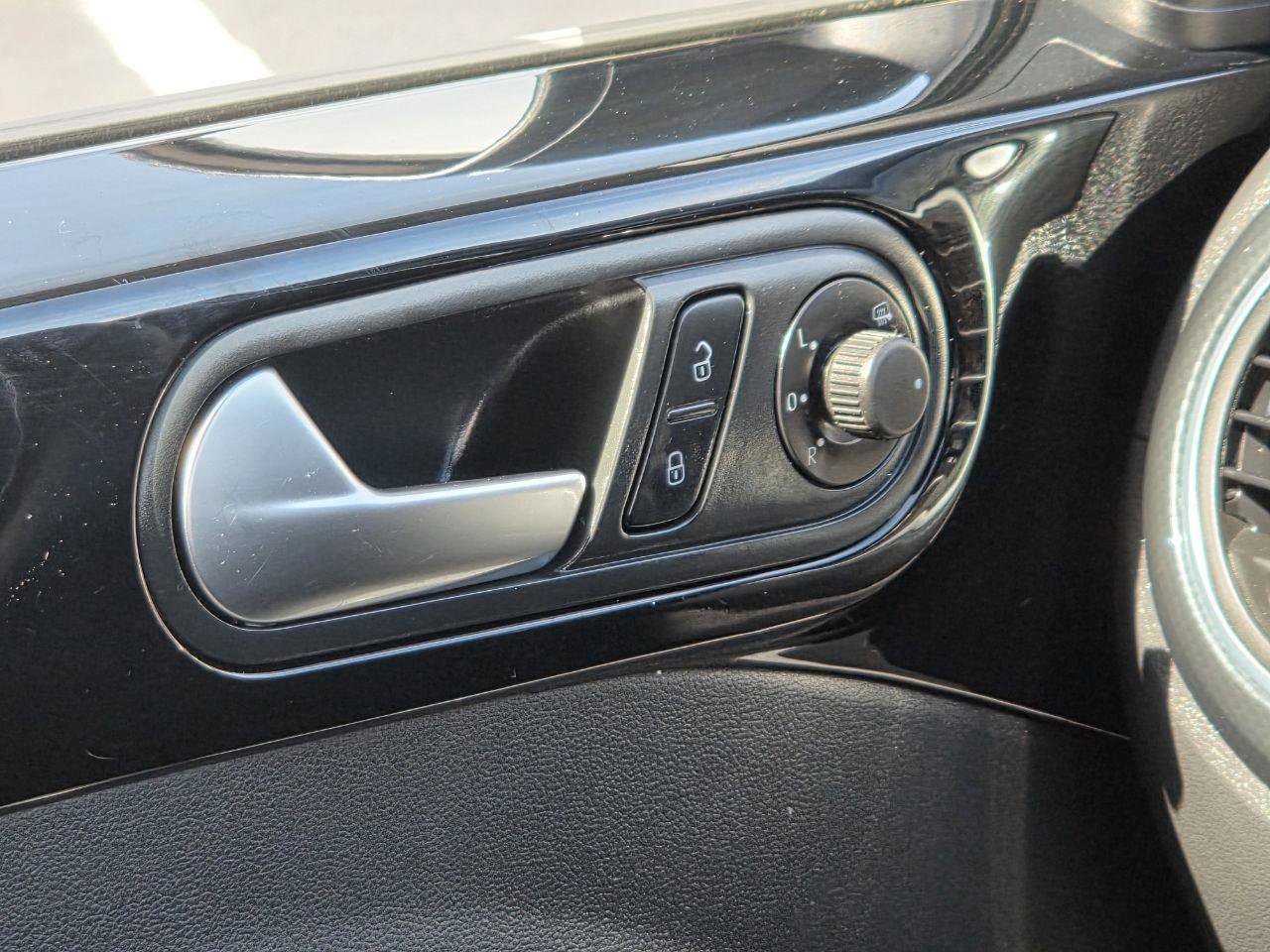 Used 2012 Volkswagen Beetle 2.0T image 22