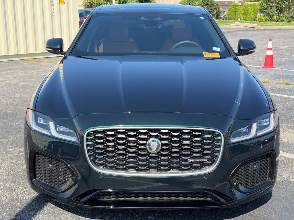 Used 2024 Jaguar XF R-Dynamic SE AWD/4WD image 2