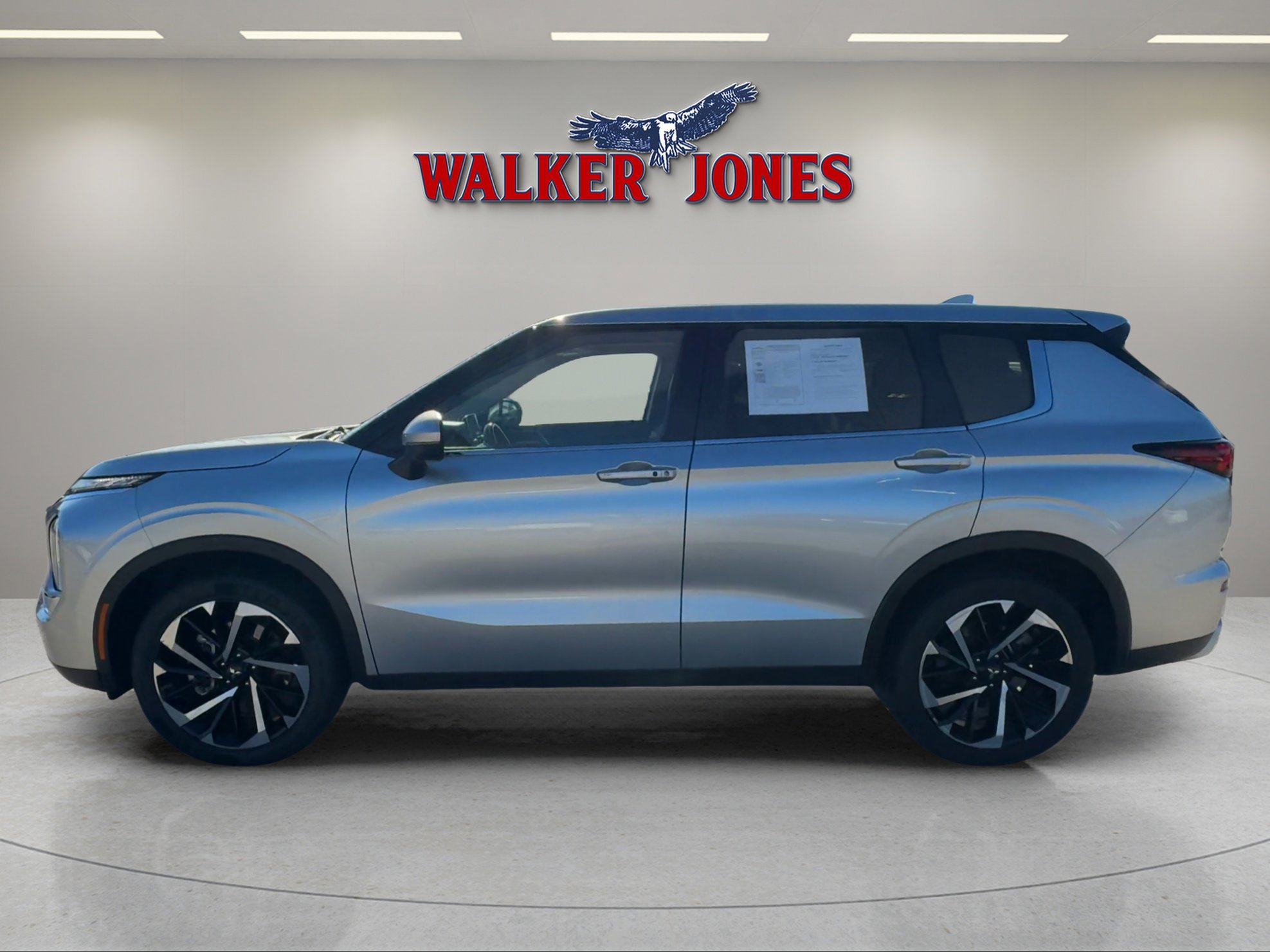 Used 2024 Mitsubishi Outlander SE image 6