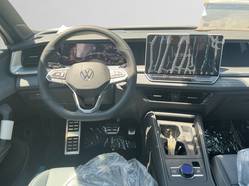 New 2026 Volkswagen Tiguan SE R-Line AWD/4WD image 10