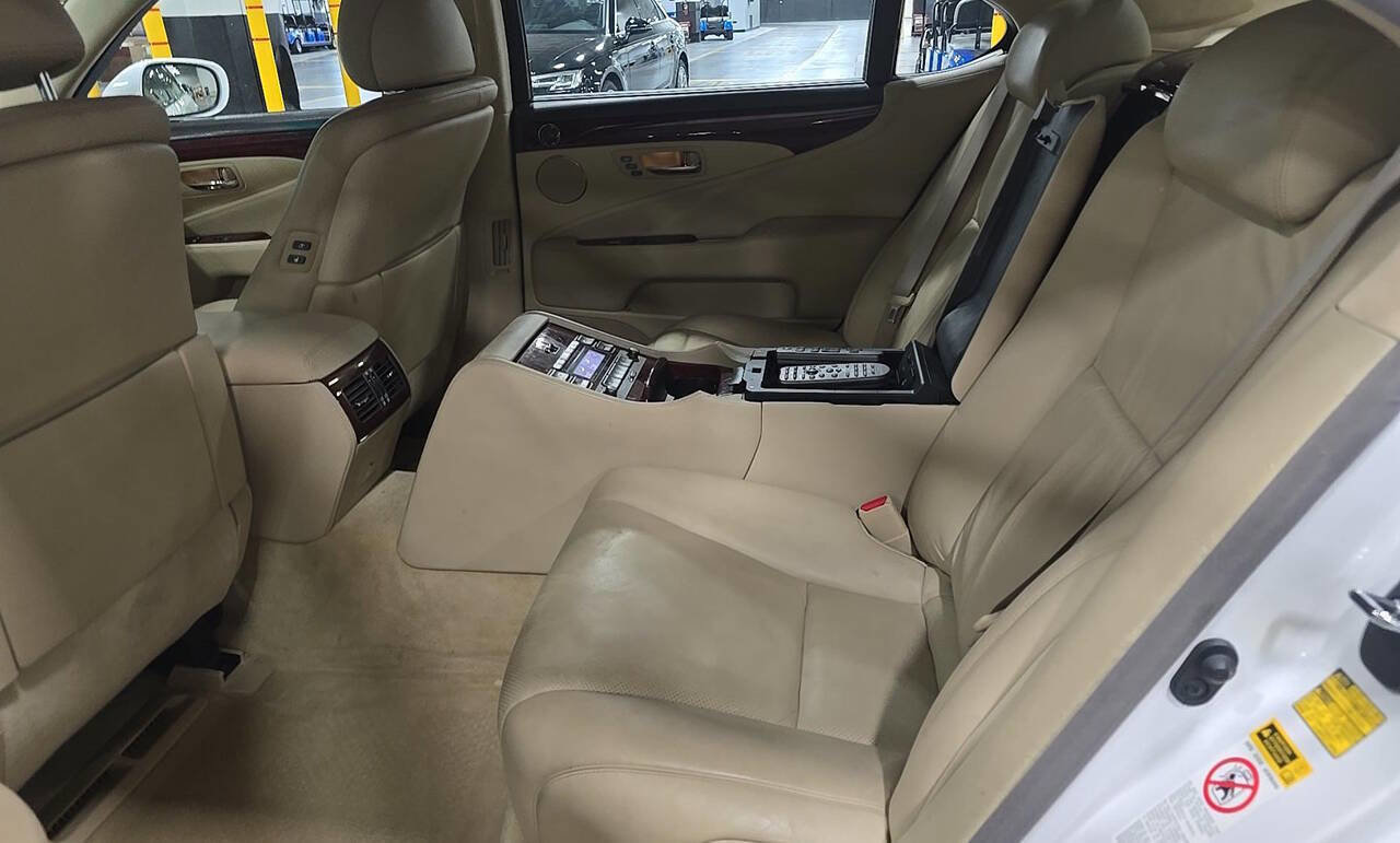 Used 2007 Lexus LS 460 L RWD image 12