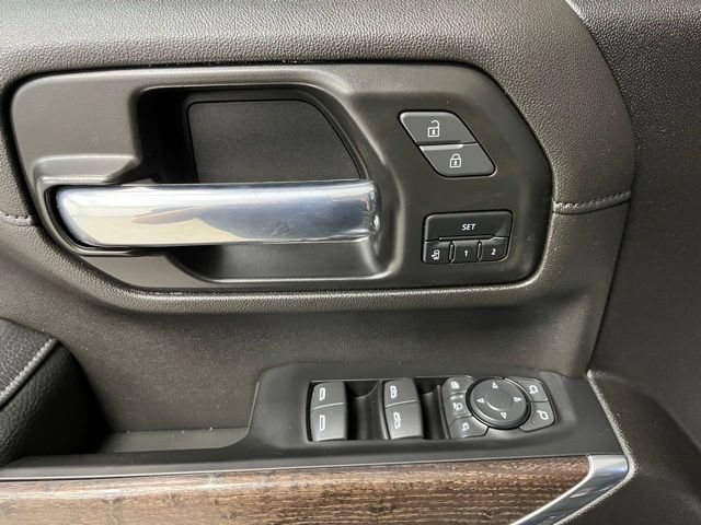 Used 2022 GMC Sierra 3500 Denali w/ Denali Ultimate Package AWD/4WD image 24
