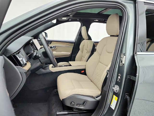 New 2027 Volvo XC90 B6 Plus AWD/4WD image 21
