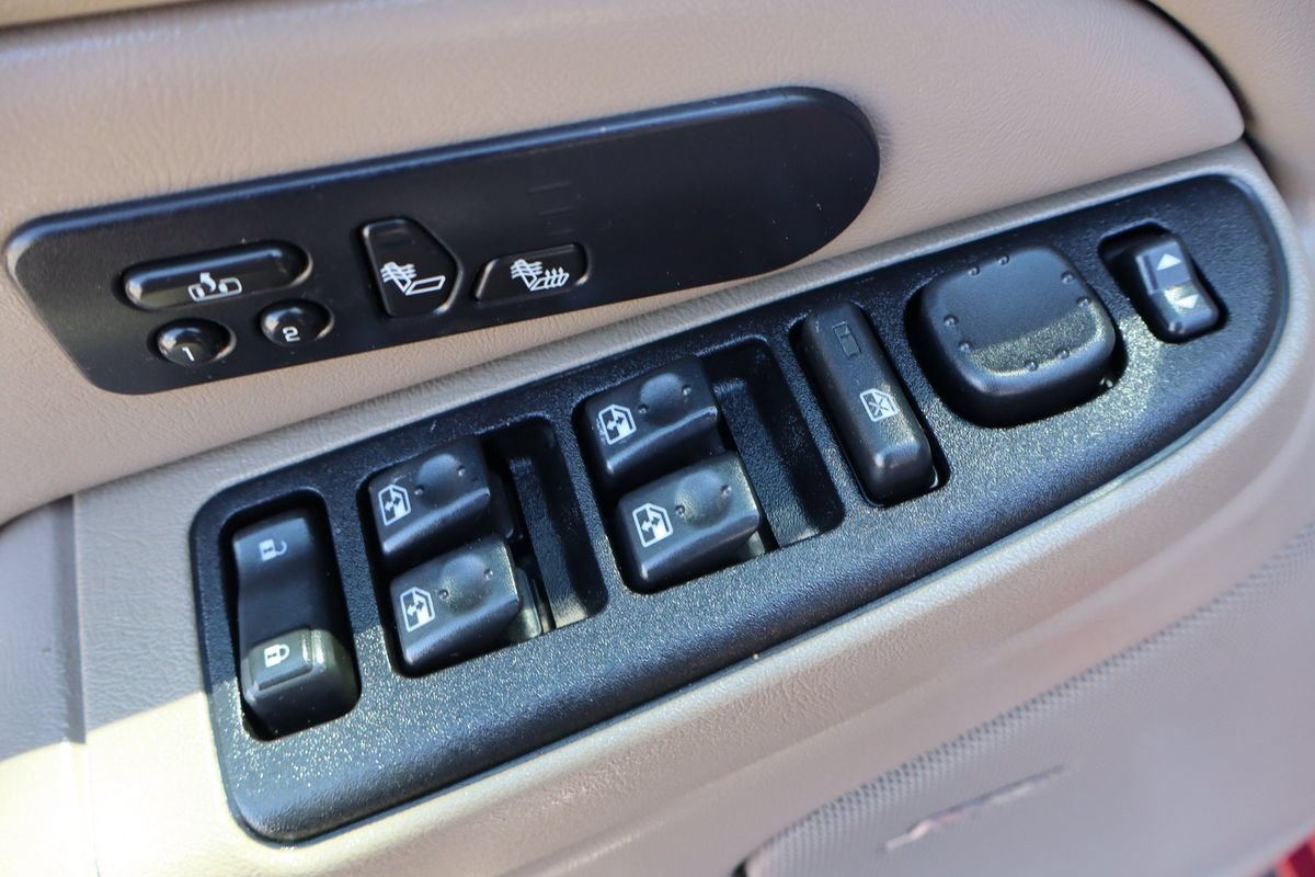 Used 2006 Chevrolet Silverado 2500 LT w/ Onstar Plus Package AWD/4WD image 26