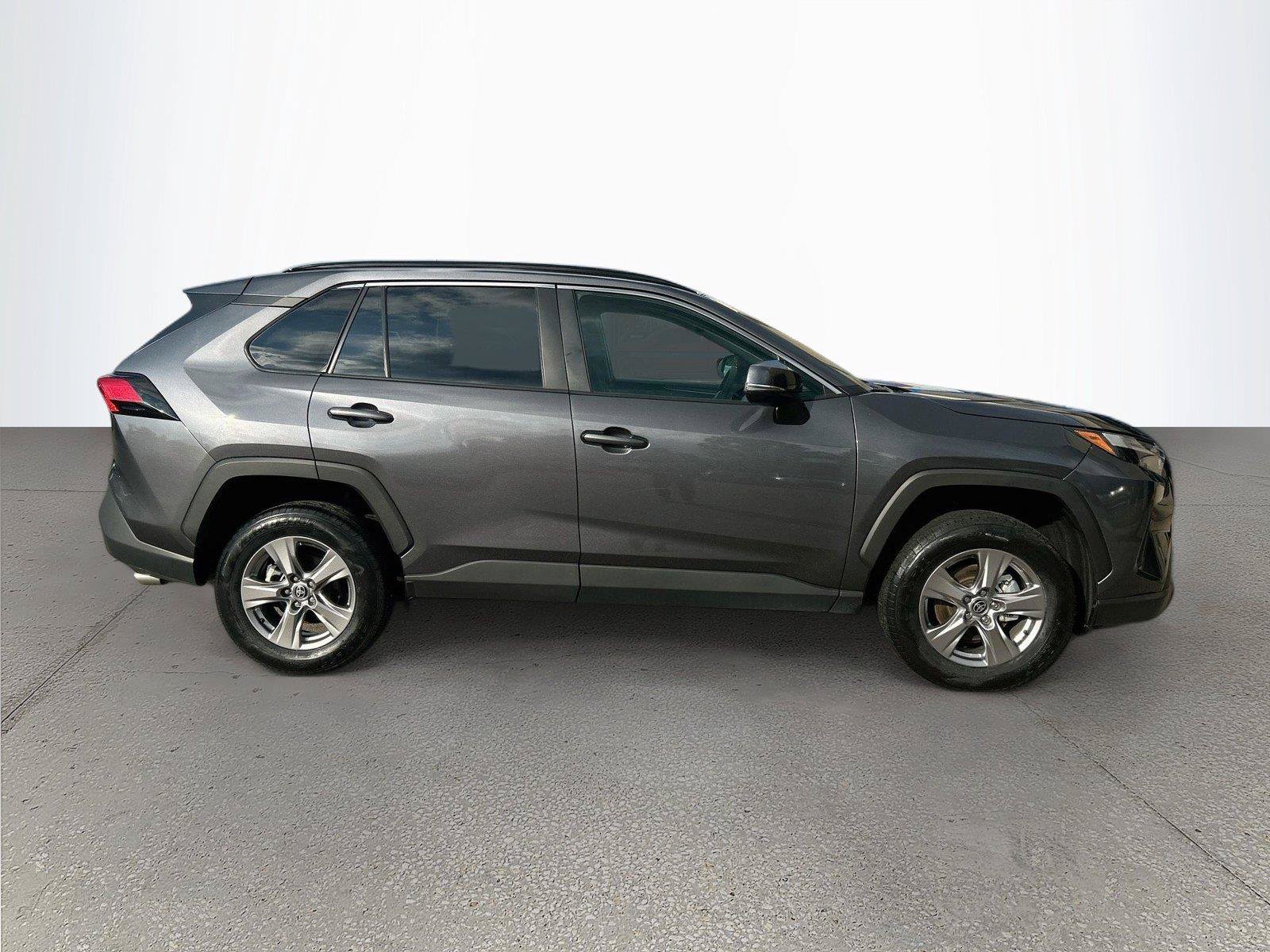 Used 2025 Toyota RAV4 XLE FWD image 3