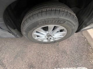 Used 2025 Toyota Corolla Cross LE image 11