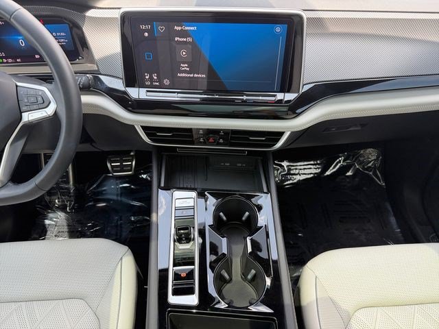 Used 2025 Volkswagen Atlas Cross Sport SEL Premium R-Line AWD/4WD image 15