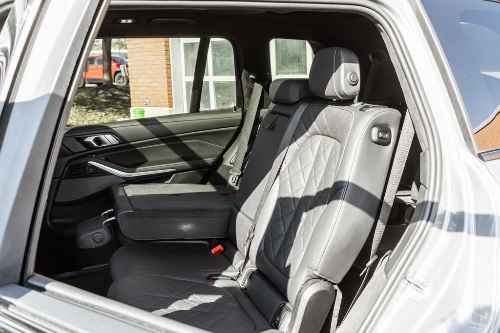Used 2024 BMW X7 xDrive40i w/ M Sport Package image 24