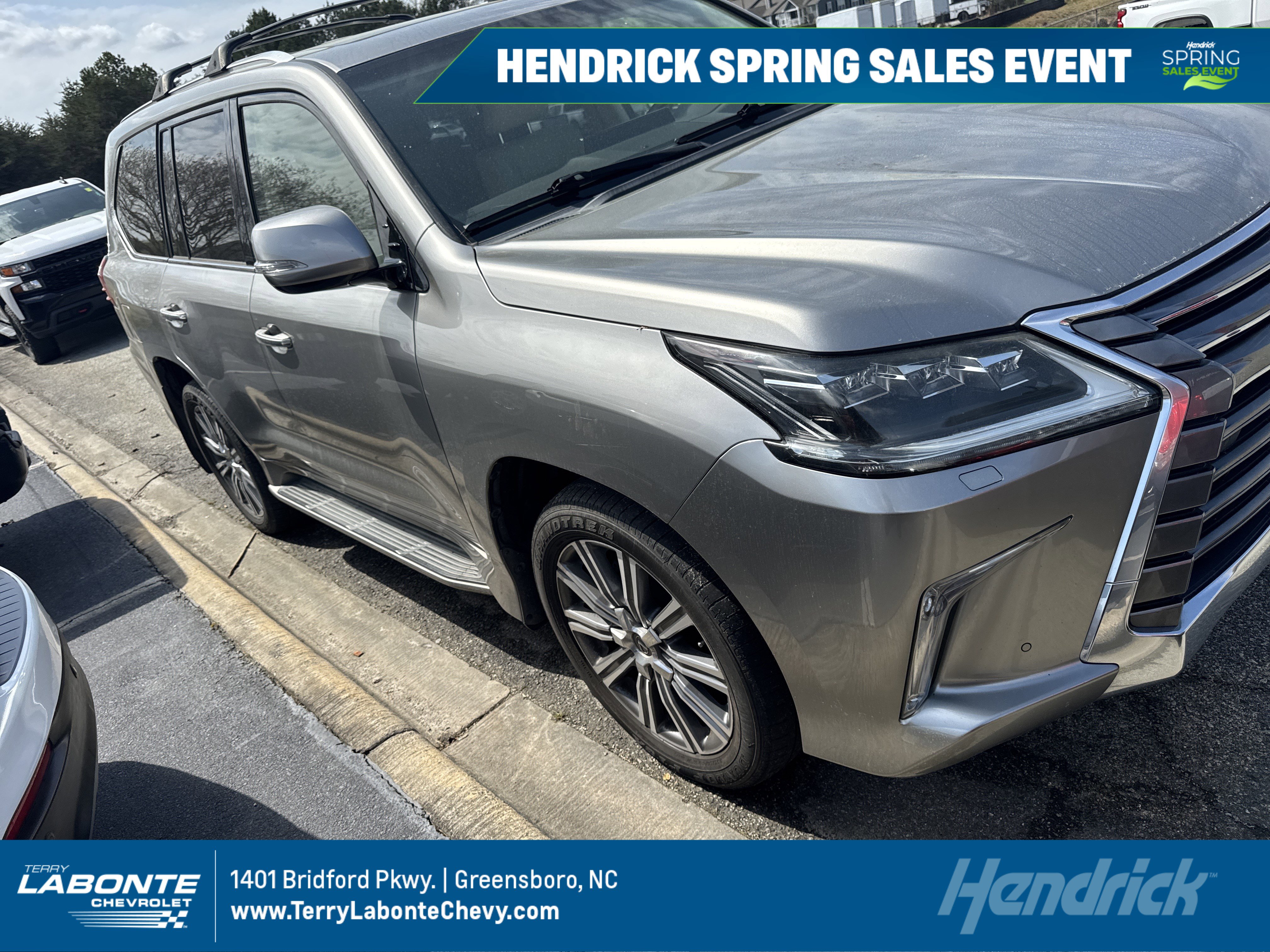 Used 2016 Lexus LX 570 4WD w/ Luxury Package image 1
