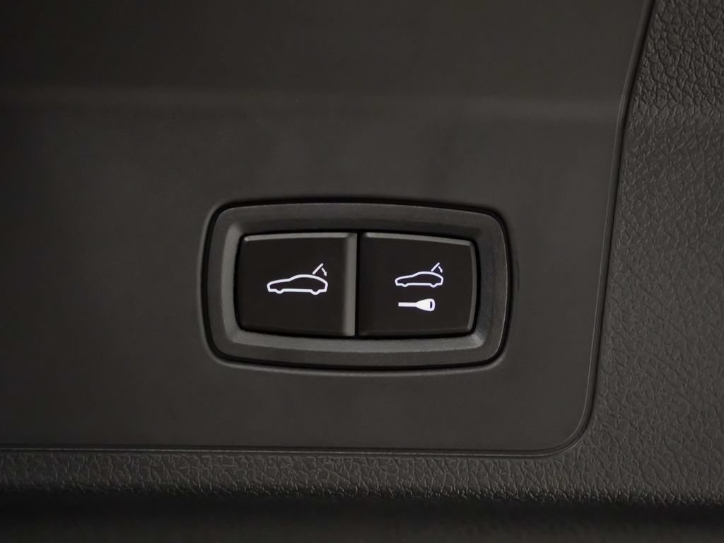 Certified 2025 Porsche Panamera 4 AWD/4WD image 14