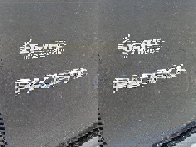 Used 2019 Chrysler Pacifica Touring-L w/ Advanced Safetytec Group image 14