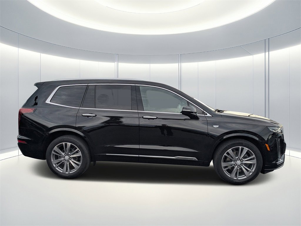 Used 2021 Cadillac XT6 Premium Luxury image 3