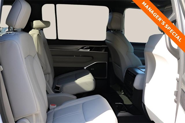New 2025 Jeep Wagoneer L Series II image 16