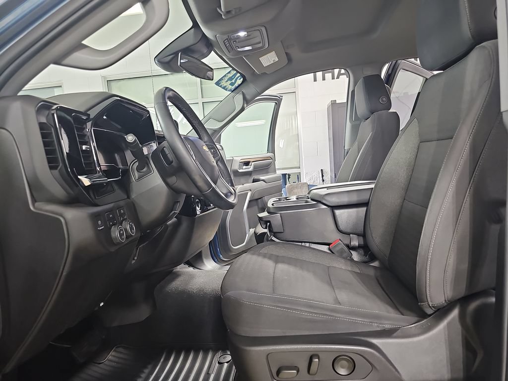Certified 2024 Chevrolet Silverado 1500 LT AWD/4WD image 18