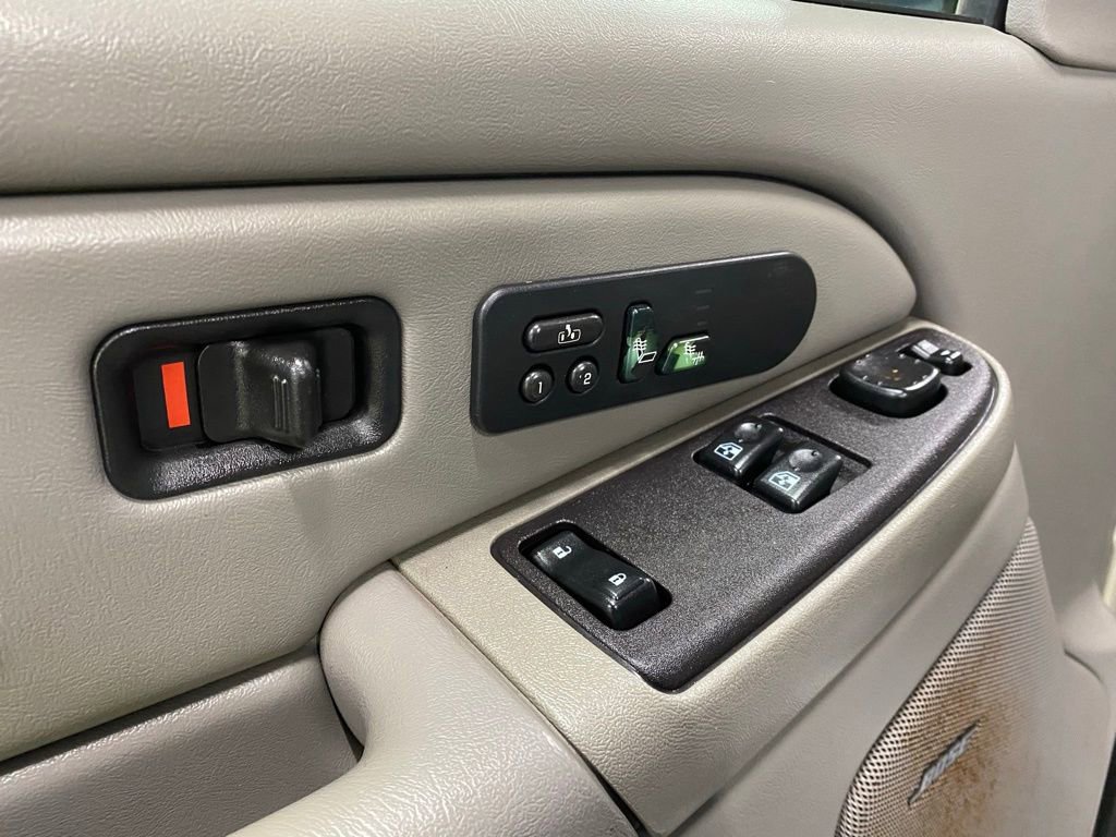 Used 2004 Chevrolet Silverado 3500 LT image 31