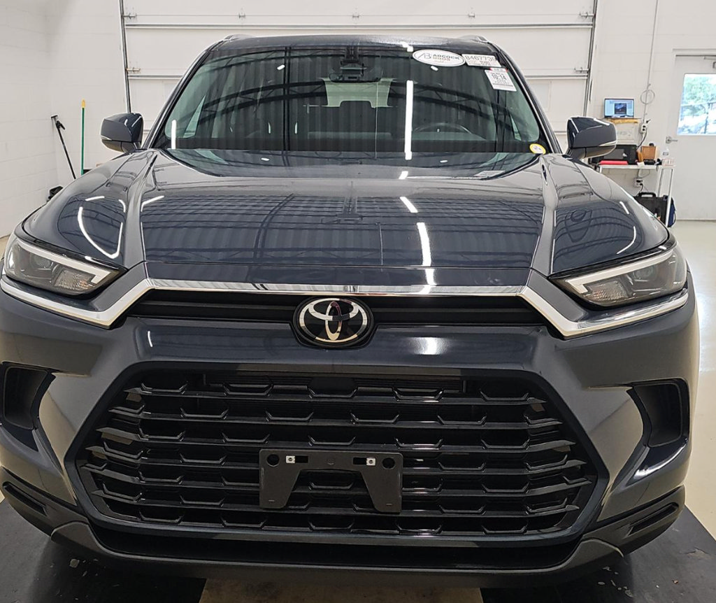 Used 2024 Toyota Grand Highlander AWD Hybrid image 2
