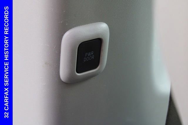 Used 2015 Toyota Sienna XLE FWD image 25