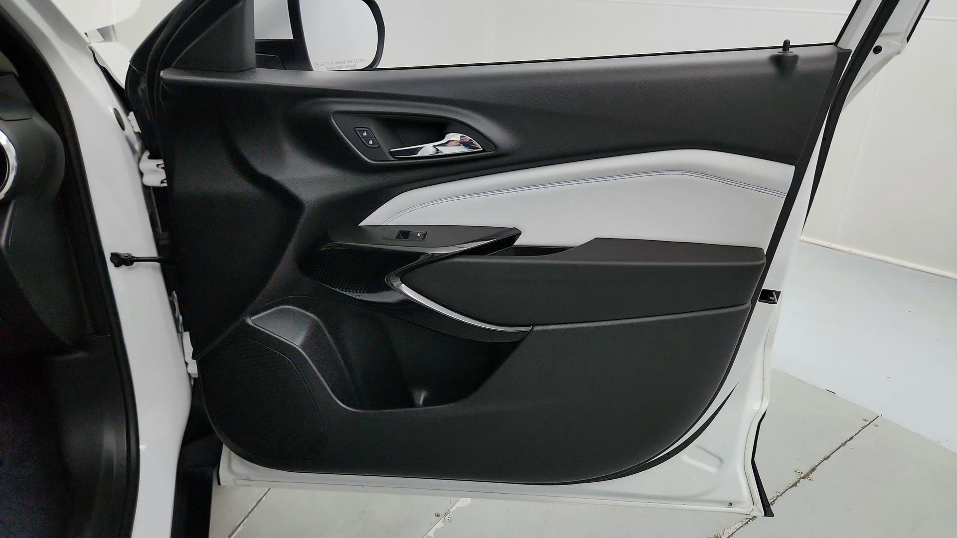 Certified 2024 Chevrolet Trax LT FWD image 28