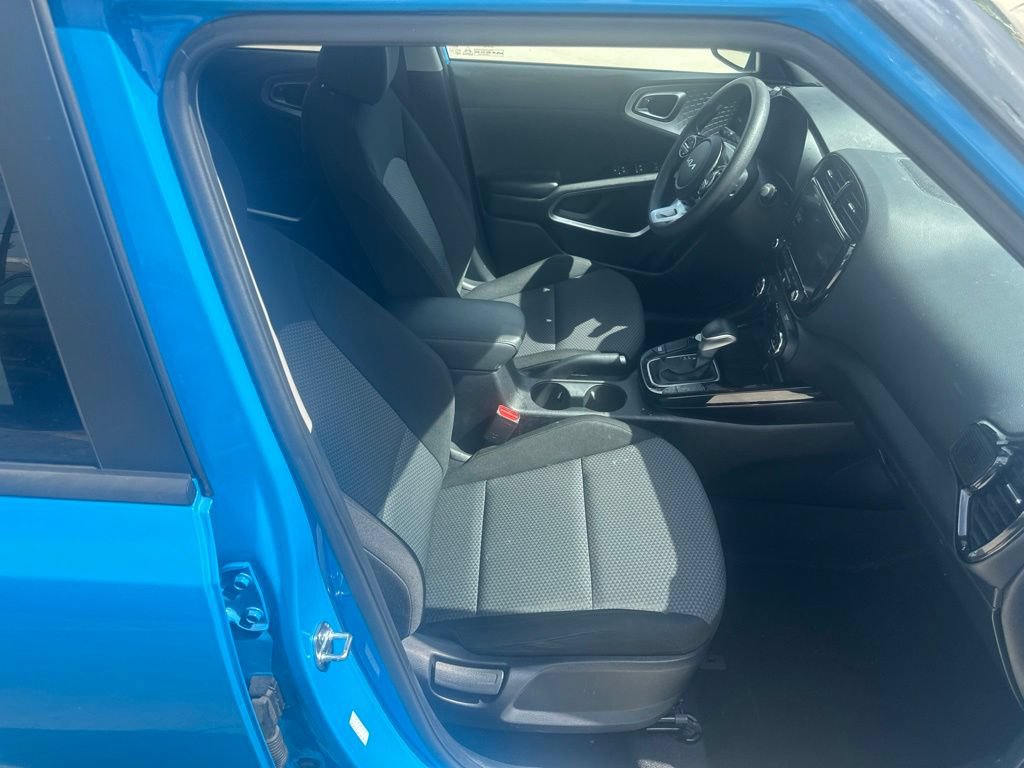 Used 2023 Kia Soul S FWD image 28
