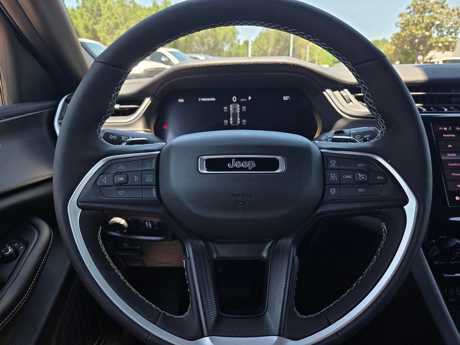 New 2026 Jeep Grand Cherokee Laredo X RWD image 19