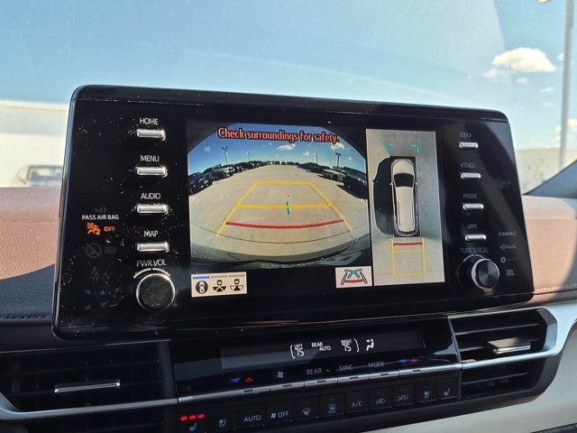 Used 2024 Toyota Sienna Platinum AWD/4WD image 14