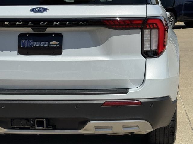 Used 2025 Ford Explorer Active w/ Active Comfort Package RWD image 7
