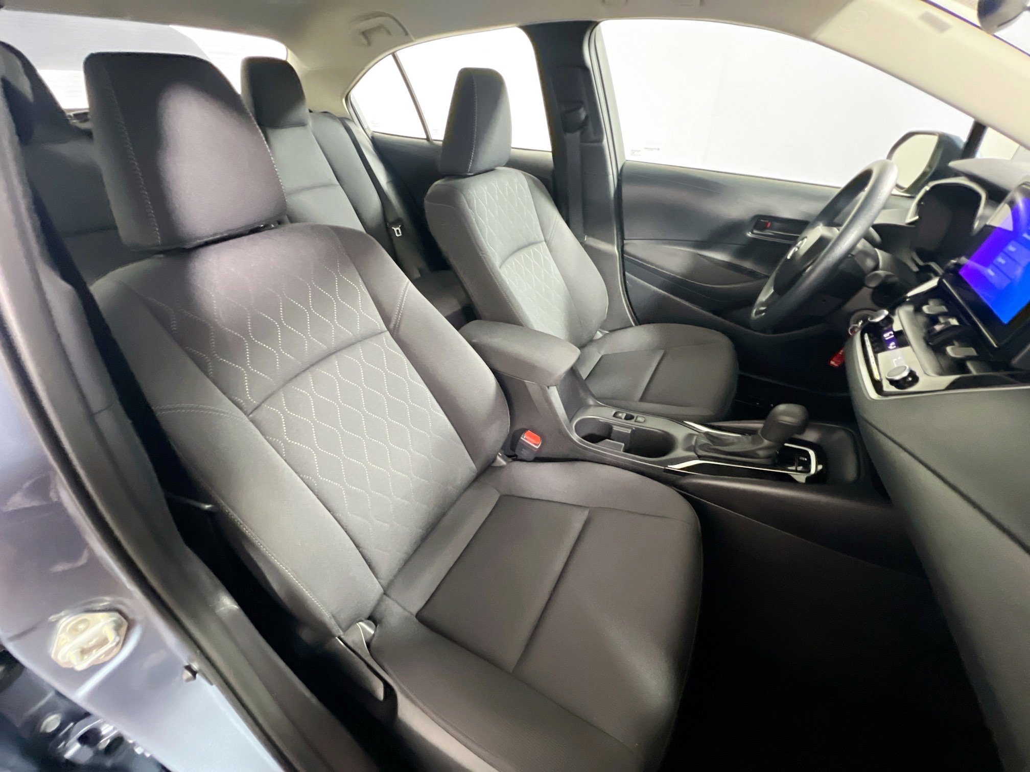 Used 2024 Toyota Corolla LE image 30