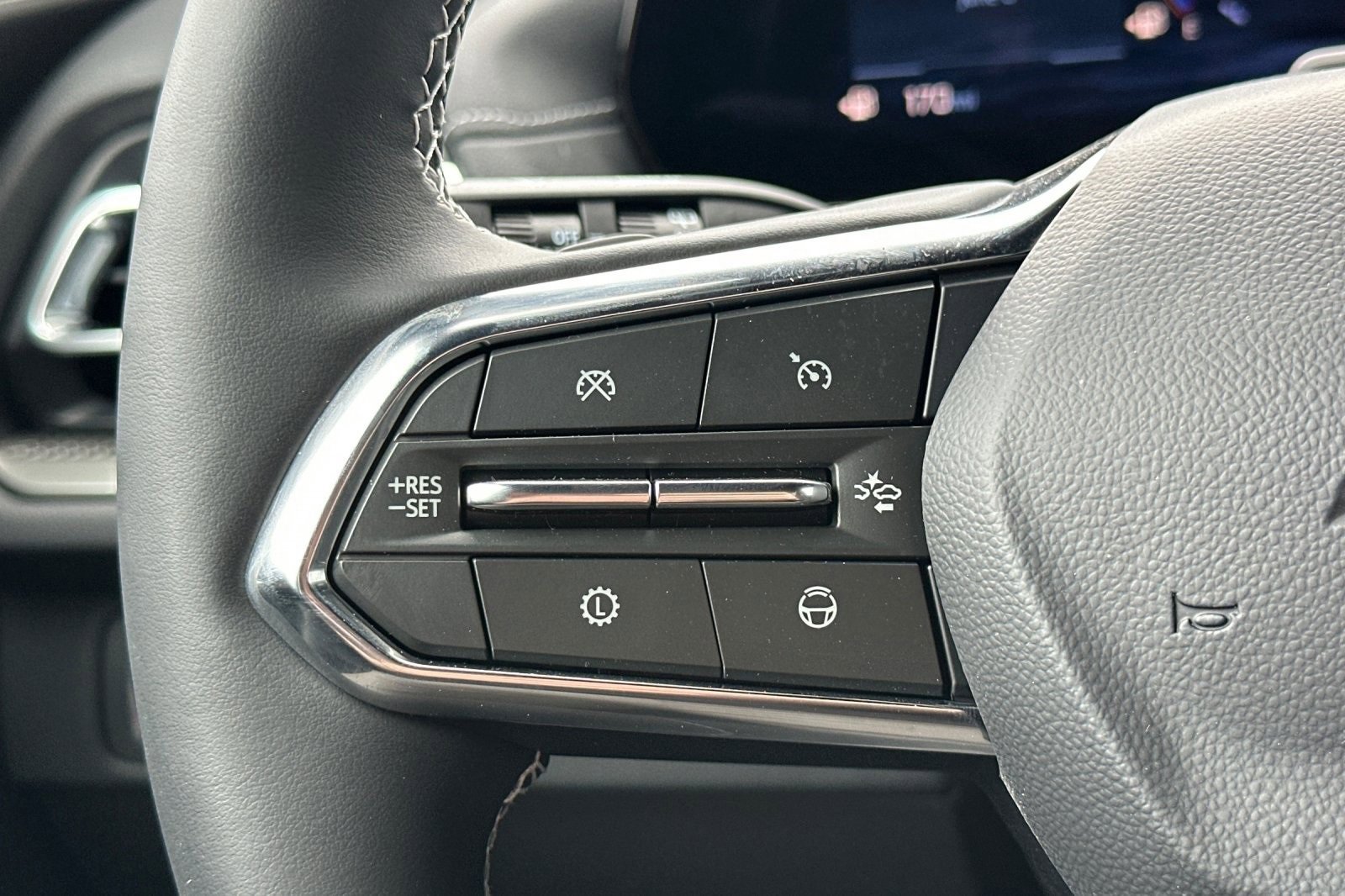 New 2025 Chevrolet Traverse LT w/ Enhanced Driving Package image 29