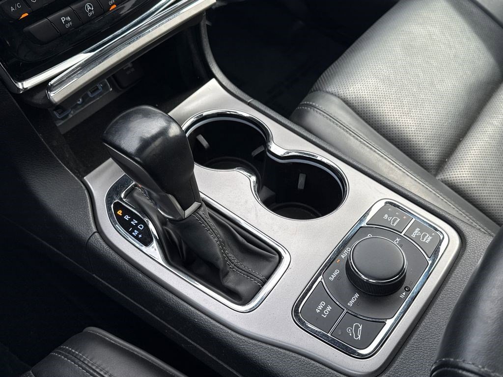 Used 2020 Jeep Grand Cherokee Overland image 36