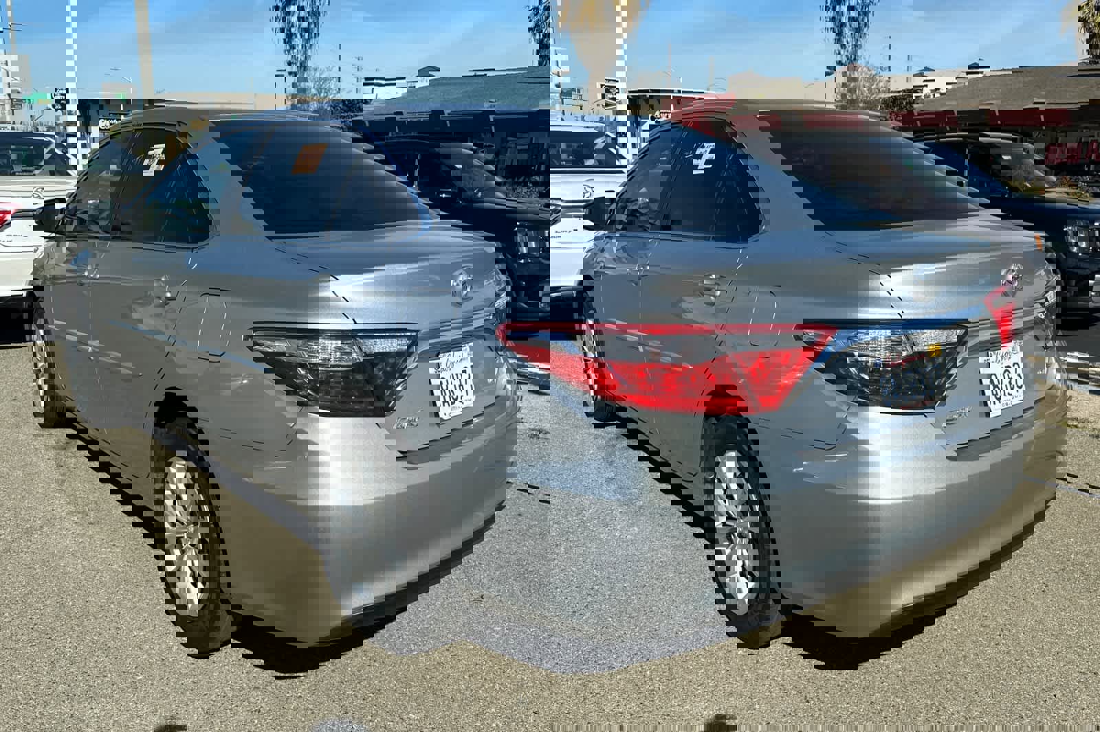 Used 2017 Toyota Camry LE image 6