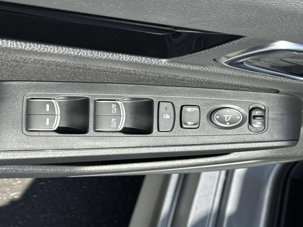 Used 2025 Honda Civic Sport image 25