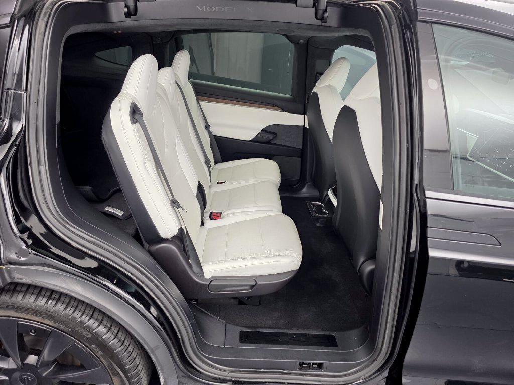 Used 2023 Tesla Model X AWD/4WD image 25