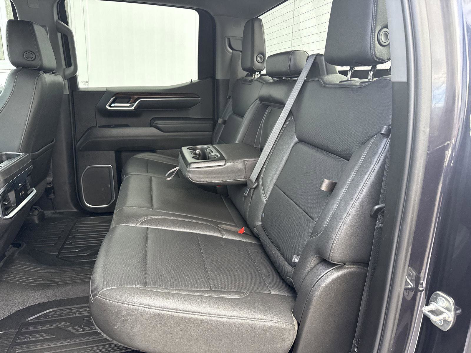 Used 2022 GMC Sierra 1500 SLT w/ SLT Convenience Package image 14