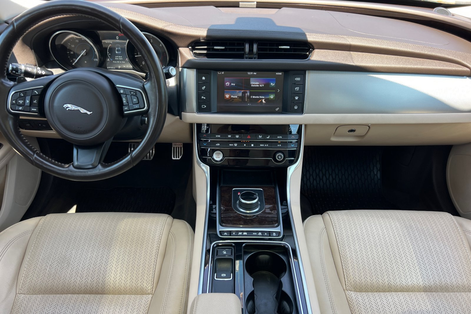Used 2017 Jaguar XF Prestige RWD image 14