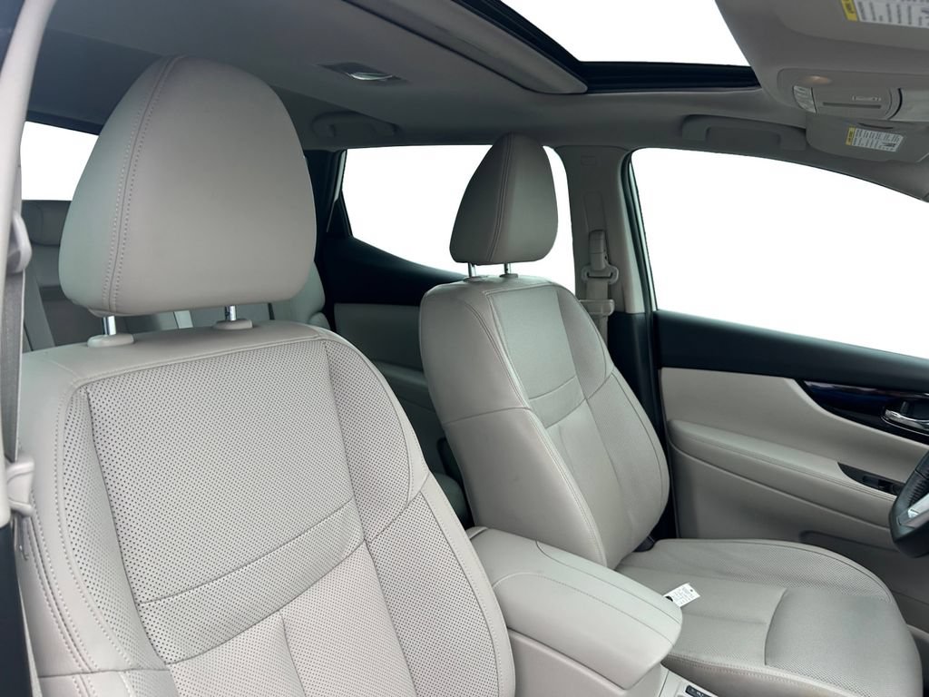 Used 2022 Nissan Rogue Sport SL w/ Premium Package FWD image 25