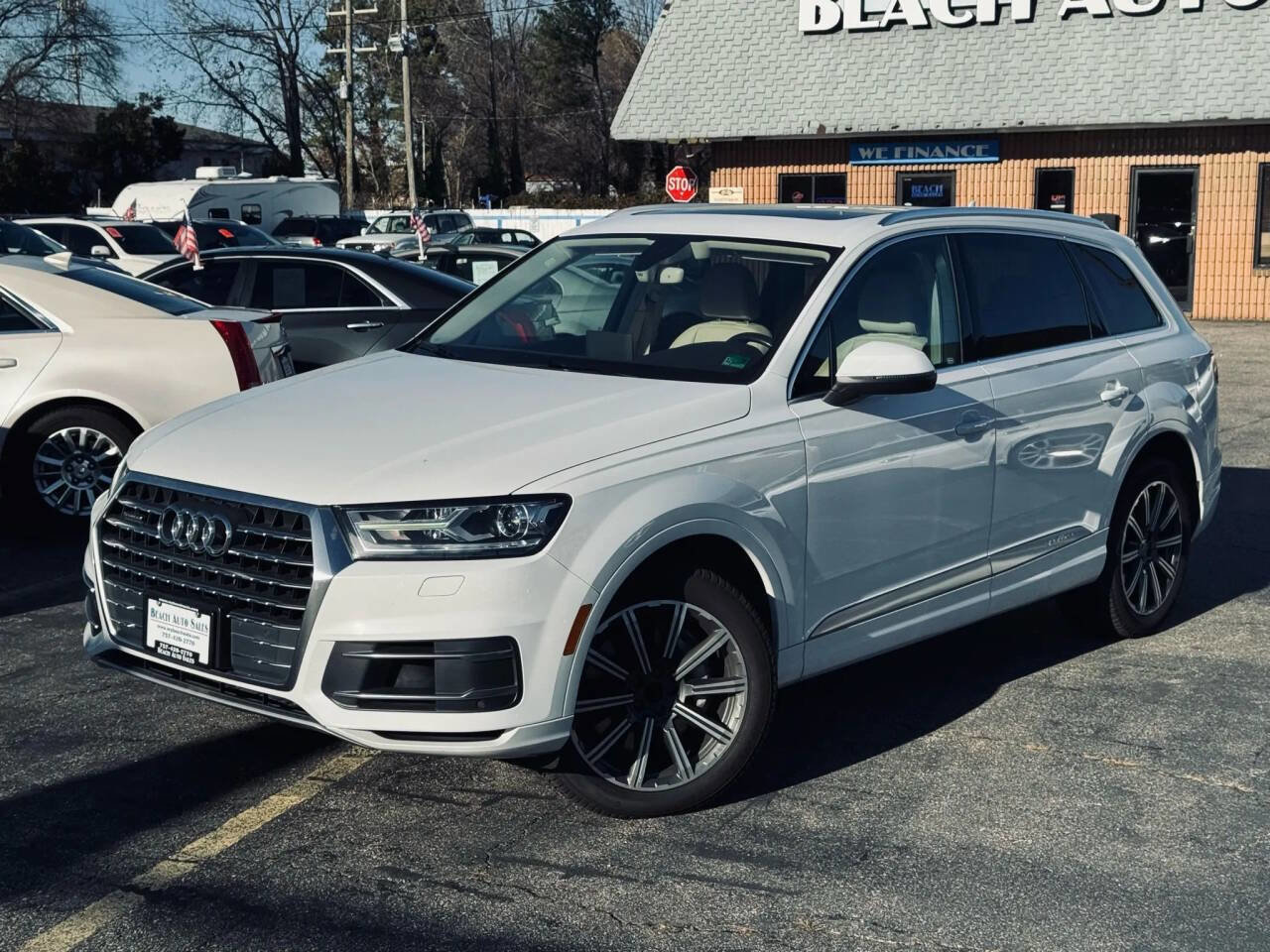 Used 2017 Audi Q7 3.0T Premium w/ Towing Package image 2