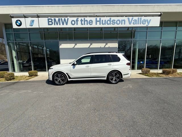Certified 2024 BMW X7 xDrive40i w/ Executive Package AWD/4WD image 1