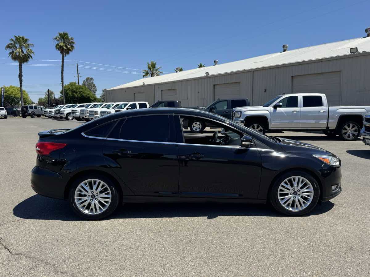 Used 2018 Ford Focus Titanium FWD image 11