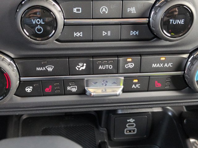 New 2026 Ford Bronco Raptor w/ Interior Carbon Fiber Pack AWD/4WD image 24