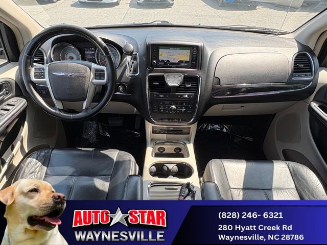 Used 2015 Chrysler Town & Country Limited Platinum FWD image 8