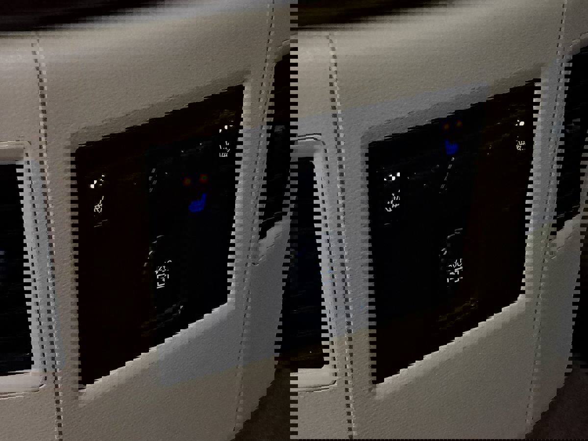 Used 2018 RAM 1500 Laramie w/ Convenience Group image 22