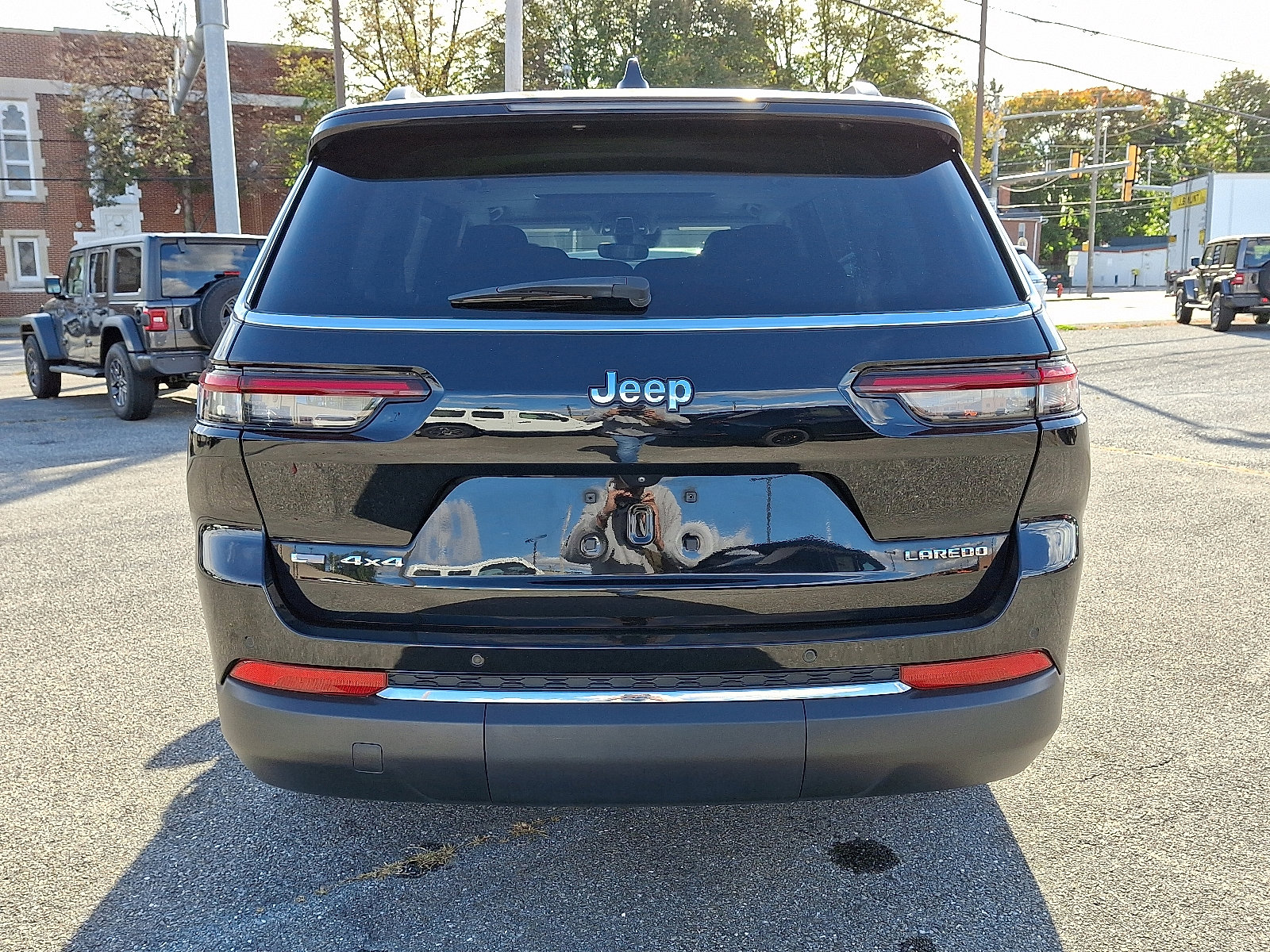 Used 2021 Jeep Grand Cherokee L Laredo w/ Luxury Tech Group I image 6