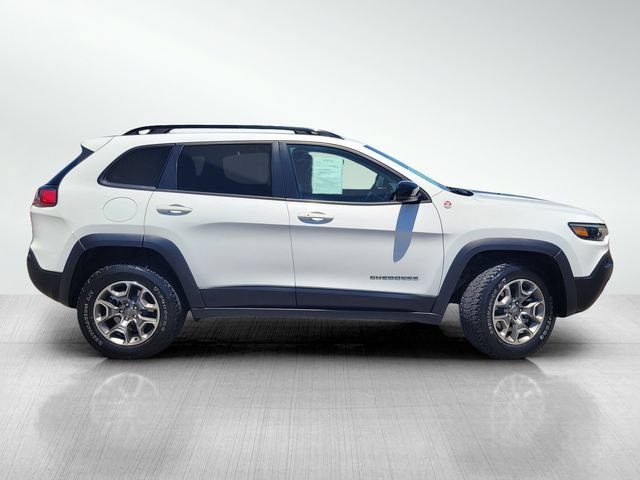Used 2022 Jeep Cherokee Trailhawk w/ Comfort/Convenience Group AWD/4WD image 3