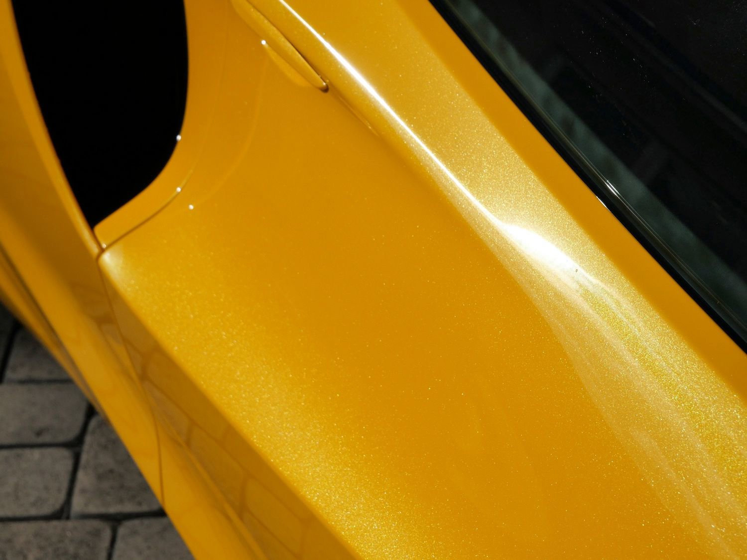 Used 2023 McLaren Artura RWD image 13